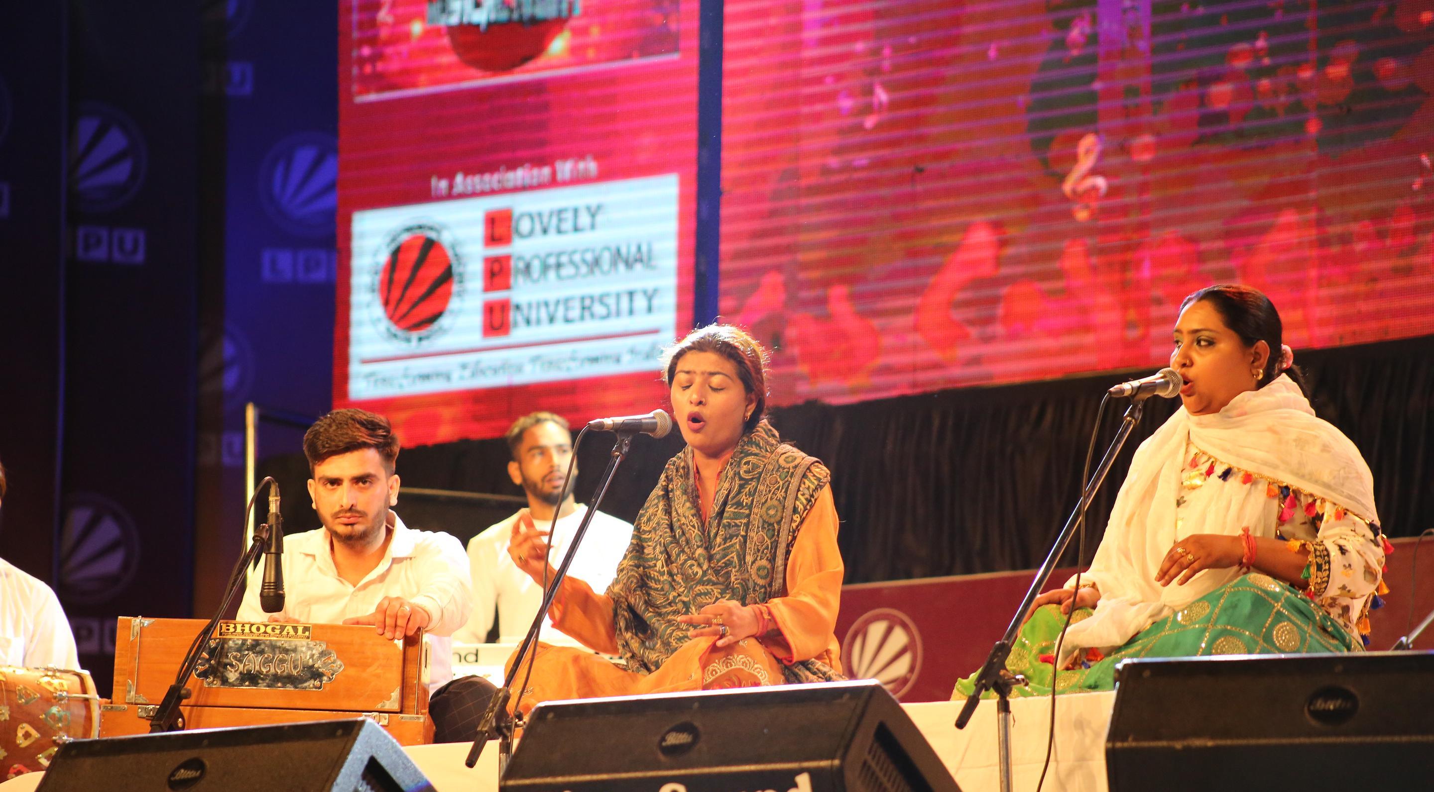 Nooran Sisters (3)