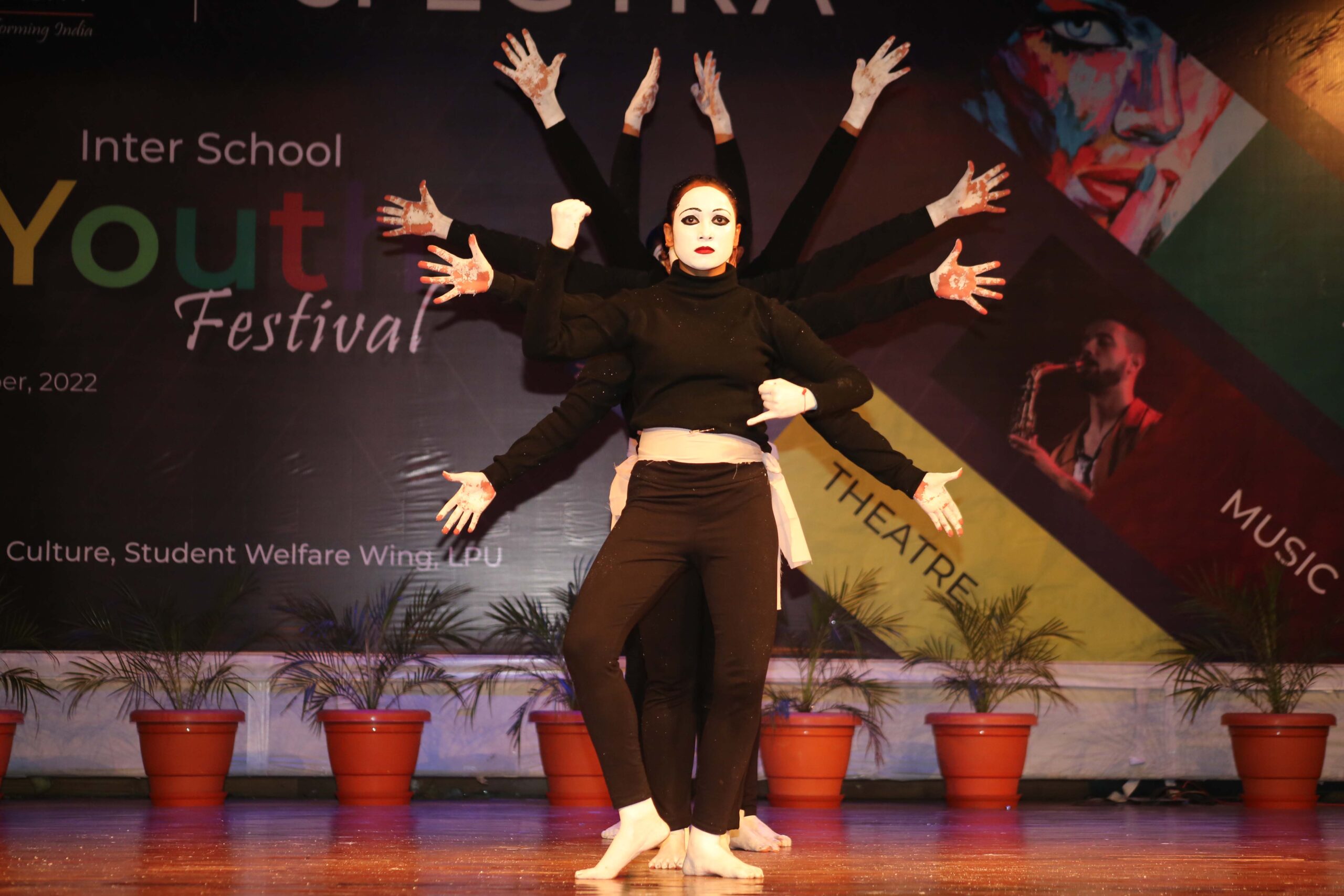 Students-of-LPU-doing-mime-during-concluding-day-of-mega-cultural-fest-‘Spectra-at-LPU-campus-3
