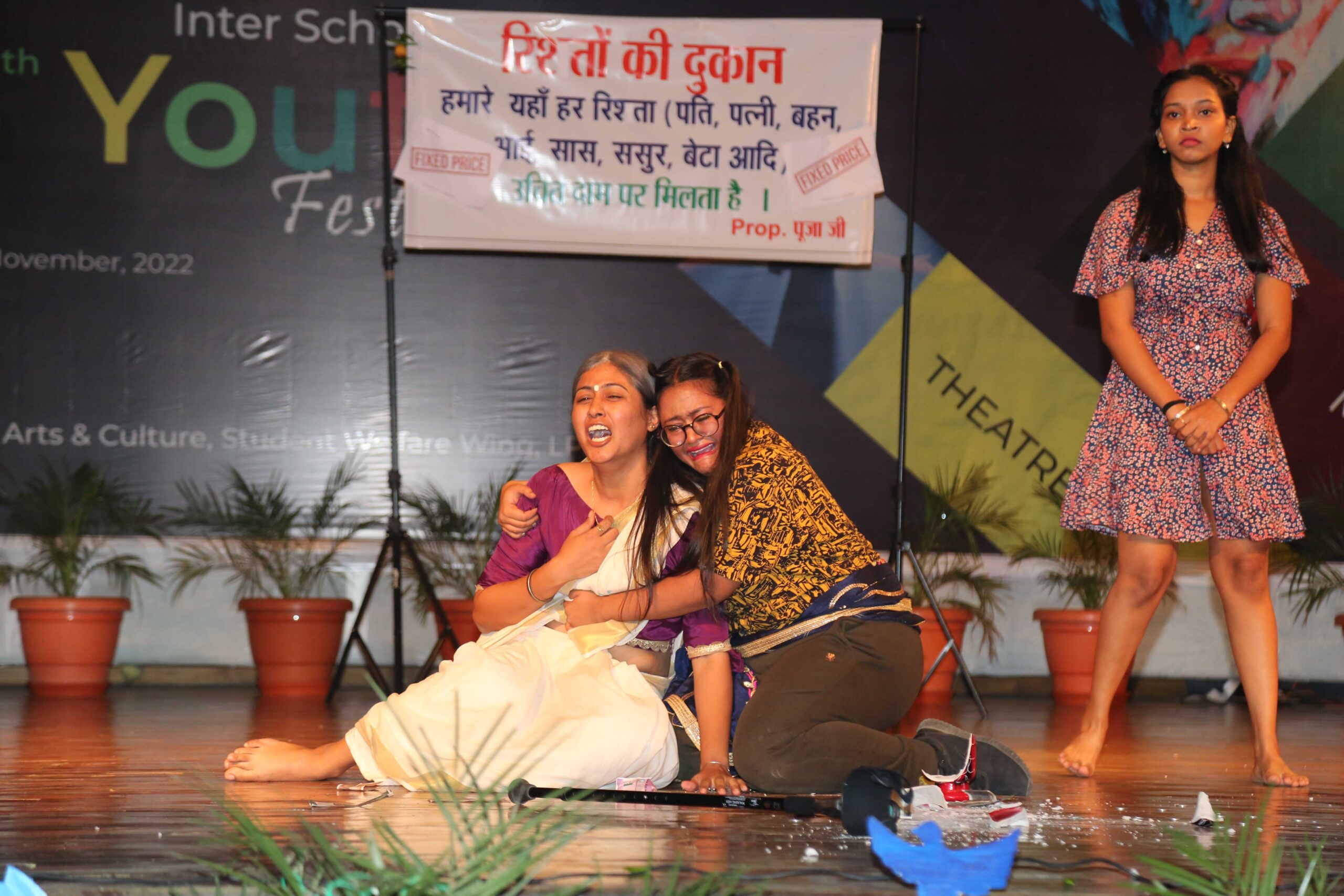 Students-of-LPU-participating-in-drama-during-concluding-day-of-mega-cultural-fest-‘Spectra-at-LPU-campus-1