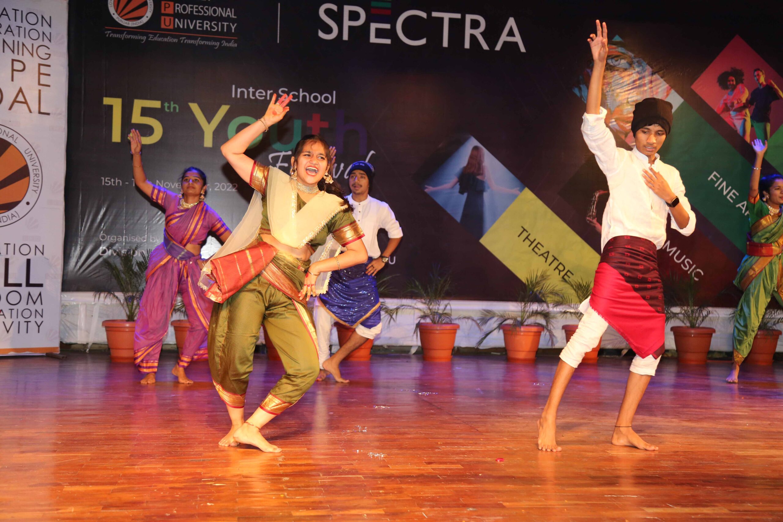 Students-of-LPU-performing-cultural-dance-of-the-region-during-concluding-day-of-mega-cultural-fest-‘Spectra-at-LPU-campus-7-1