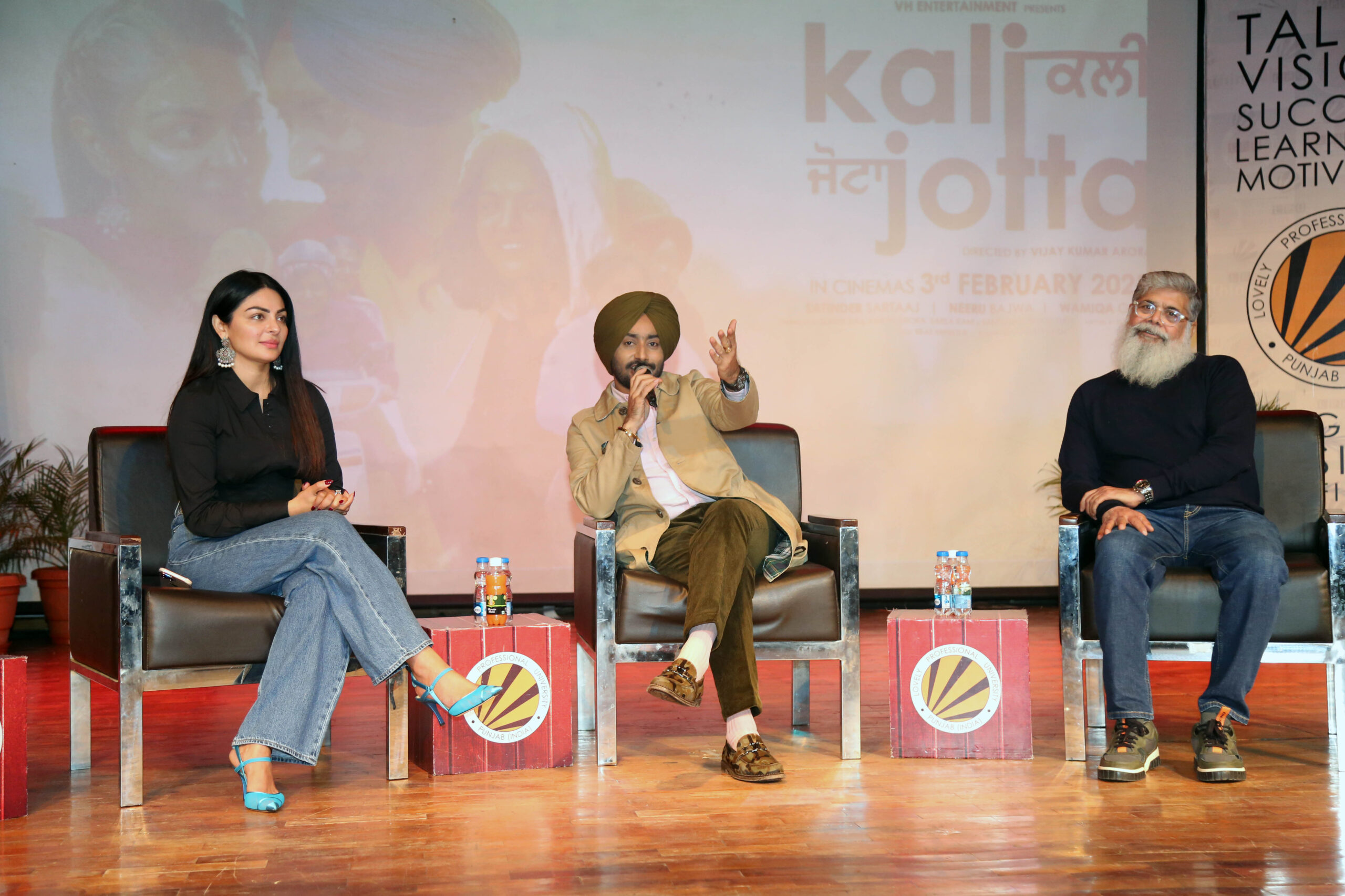 Pollywood-stars-Satinder-Sartaj-Neeru-Bajwa-and-Director-Vijay-Kumar-Arora-interacting-with-the-students-at-LPU-campus.